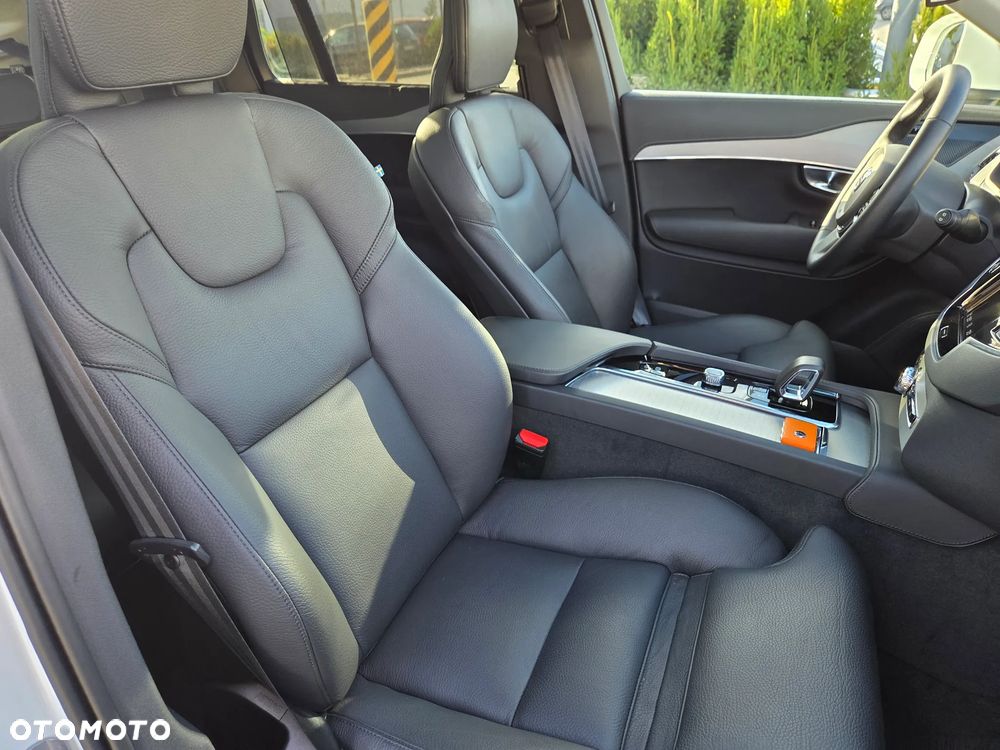 Volvo XC 90 - 30