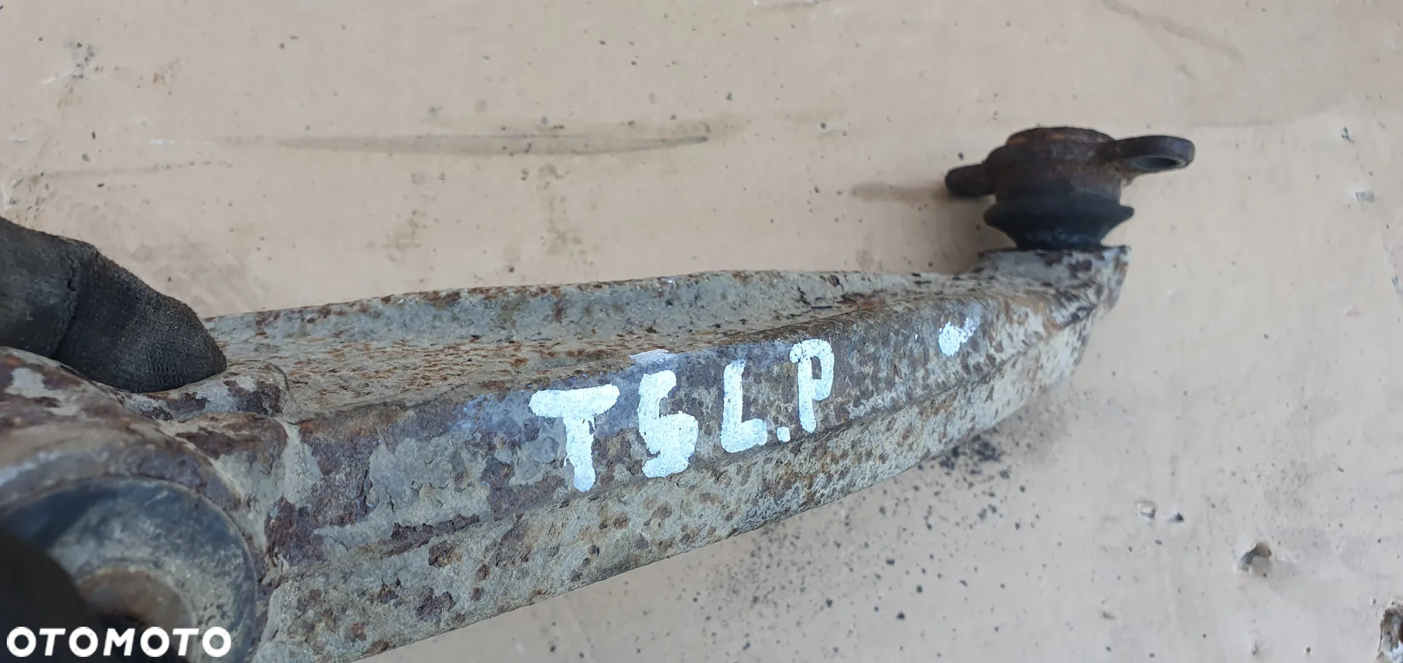 Wahacz lewy przód przedni lewy VW Transporter T5 7H0407165E - 7