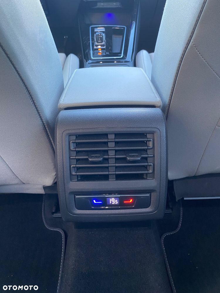 Volkswagen Golf - 9