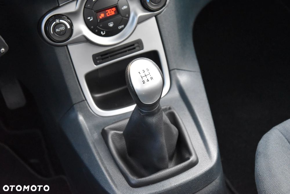 Ford Fiesta 1.25 Titanium EU5 - 26
