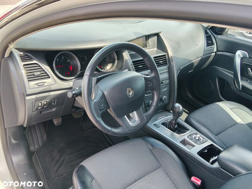 Renault Latitude 2.0 dCi Privilege - 32