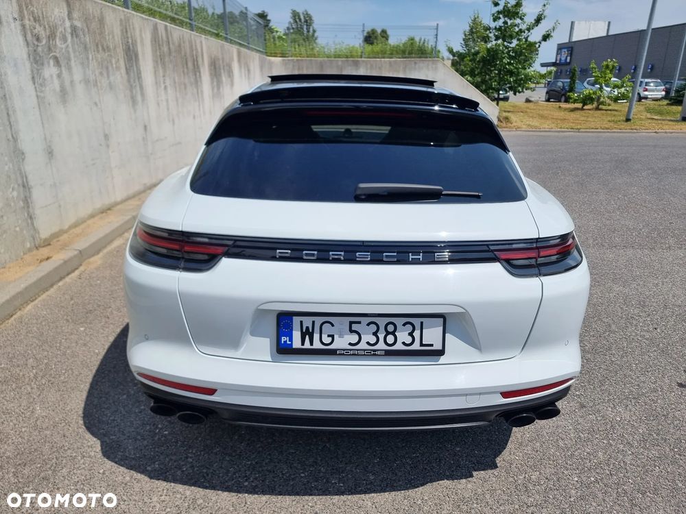 Porsche Panamera 4 e-Hybrid Sport Turismo - 26