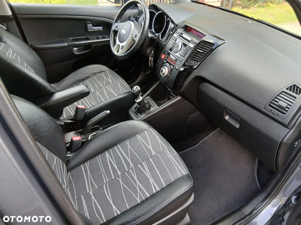 Kia Venga 1.4 CVVT Dream Team Edition - 32