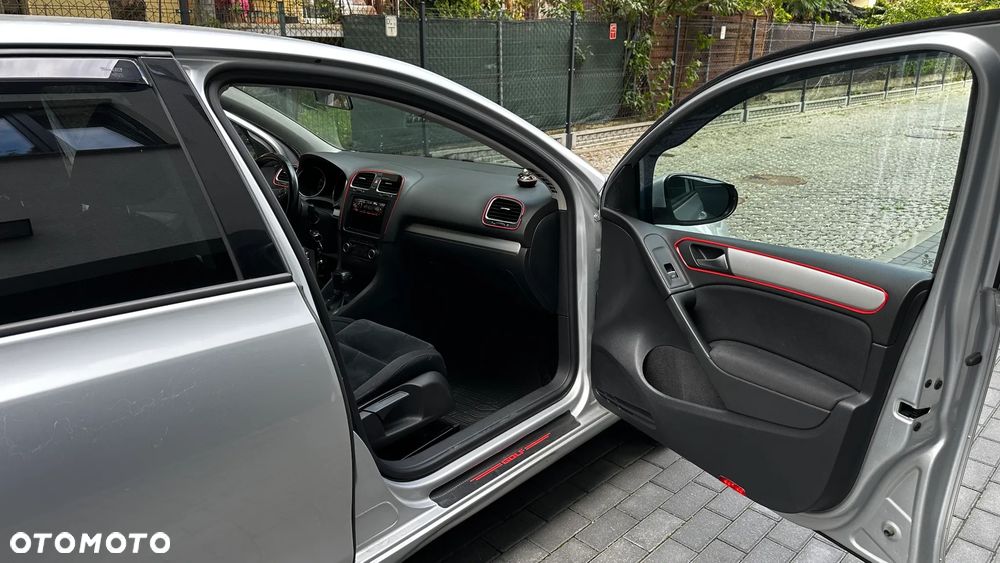 Volkswagen Golf - 11