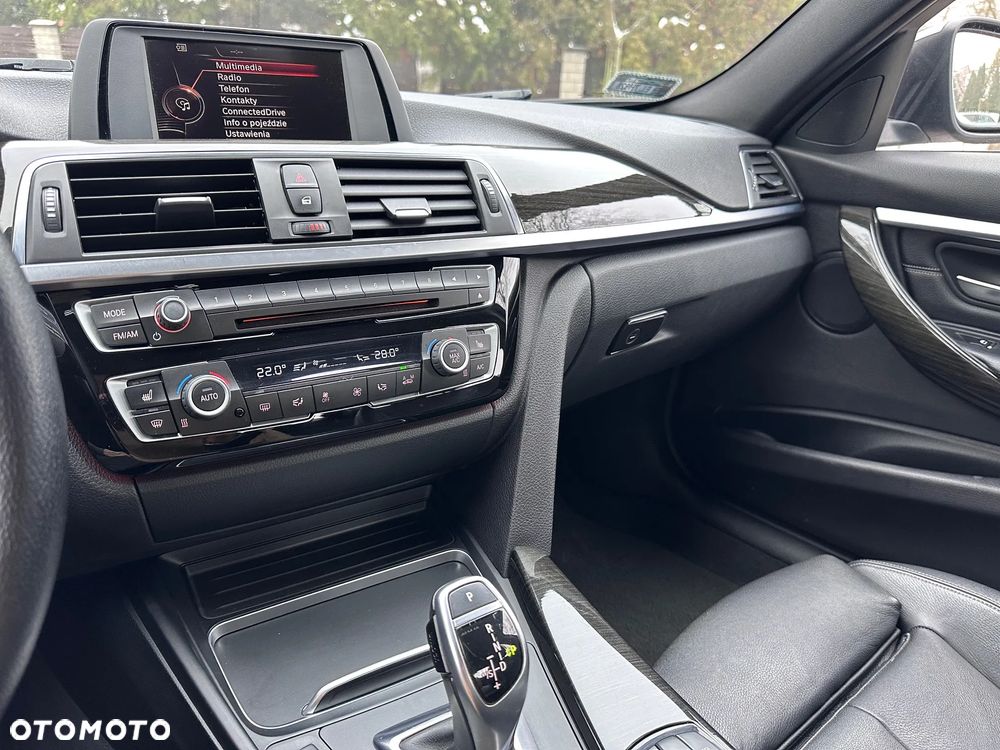 BMW Seria 3 328i xDrive Sport-Aut - 25