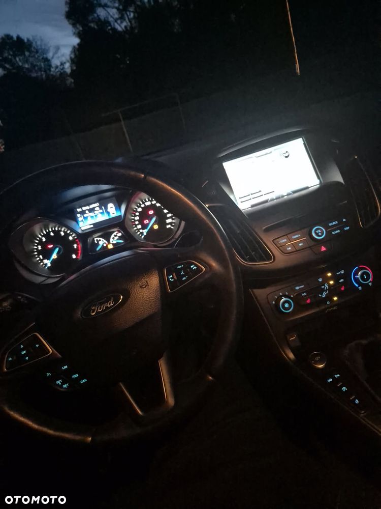 Ford Focus 1.0 EcoBoost Edition - 11