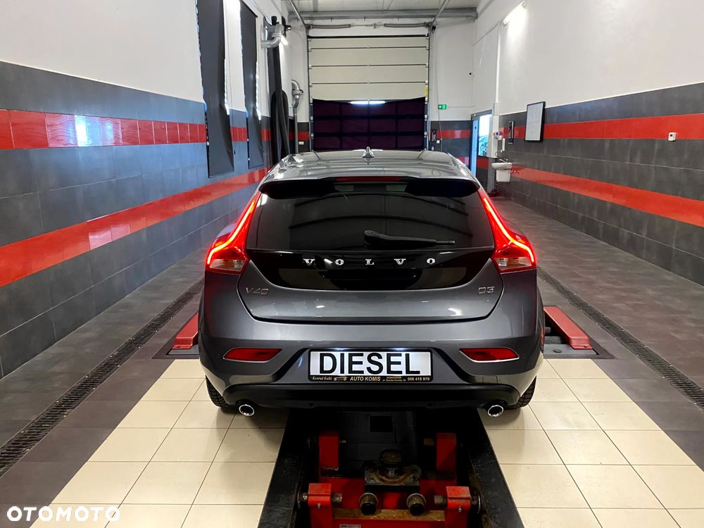Volvo V40 D3 Summum - 9