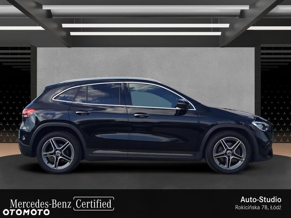 Mercedes-Benz GLA - 8