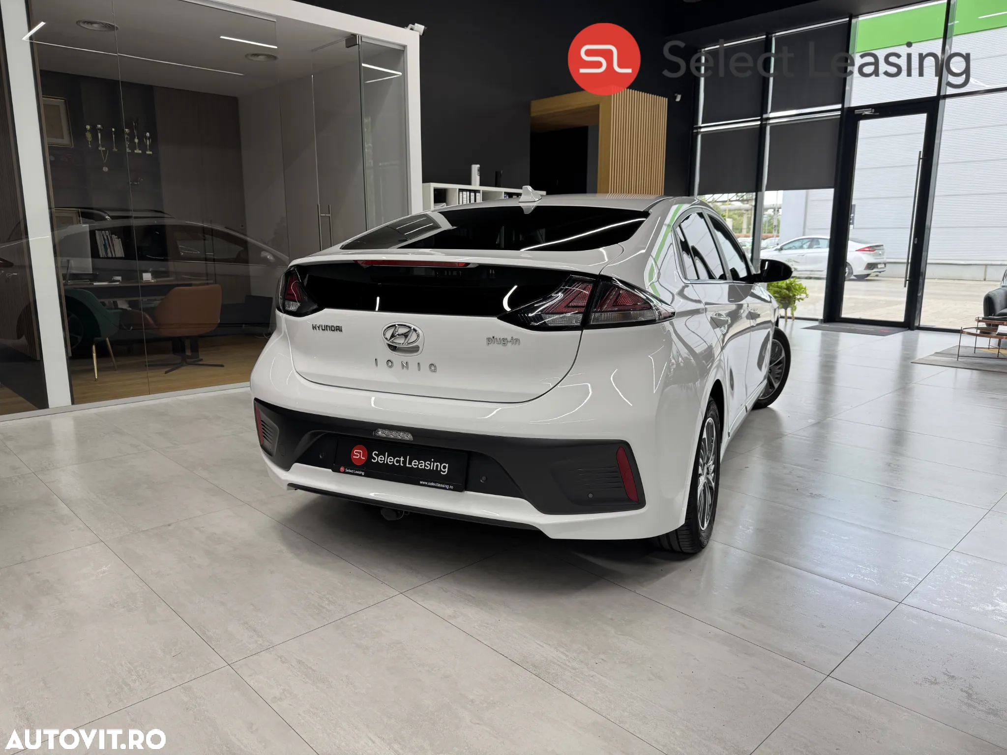 Hyundai IONIQ Plug-in-Hybrid 1.6 GDI Premium - 2