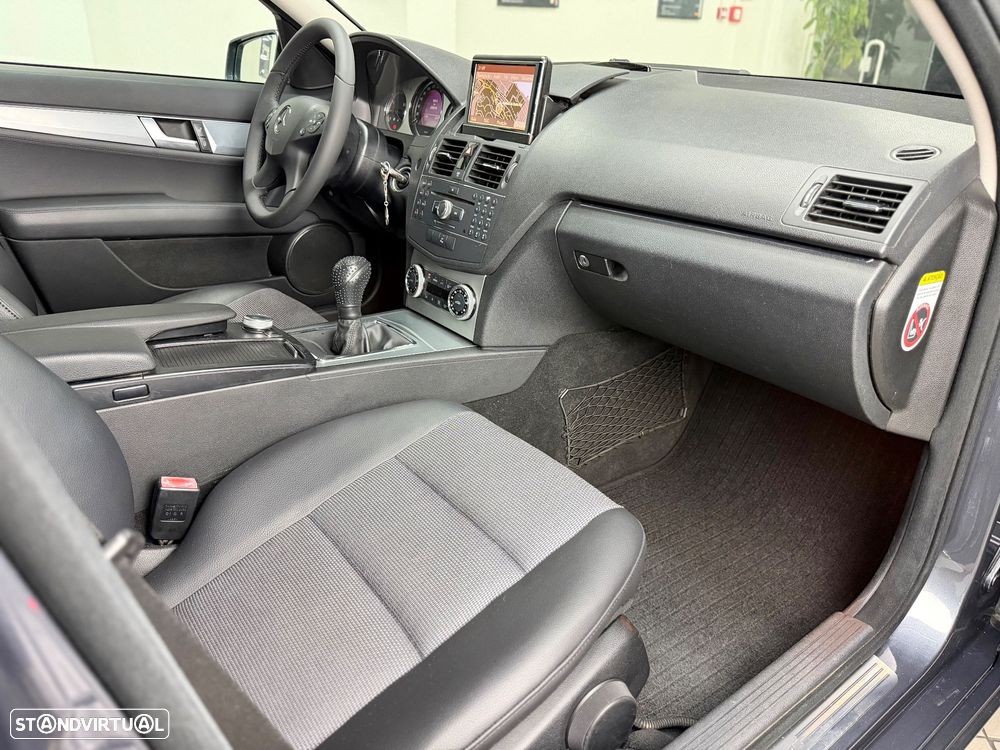 Mercedes-Benz C 220 CDi Avantgarde - 24