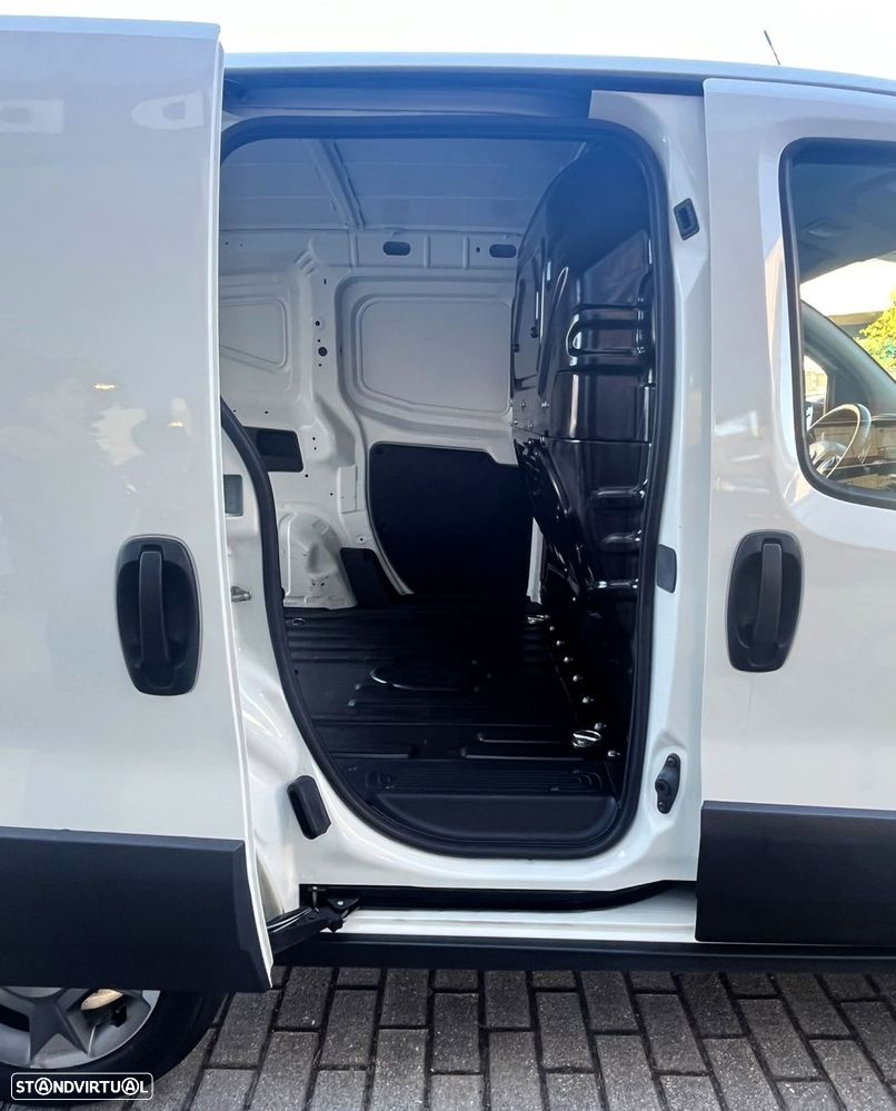 Fiat Fiorino 1.3 M-jet Adventure com 1GD - 21