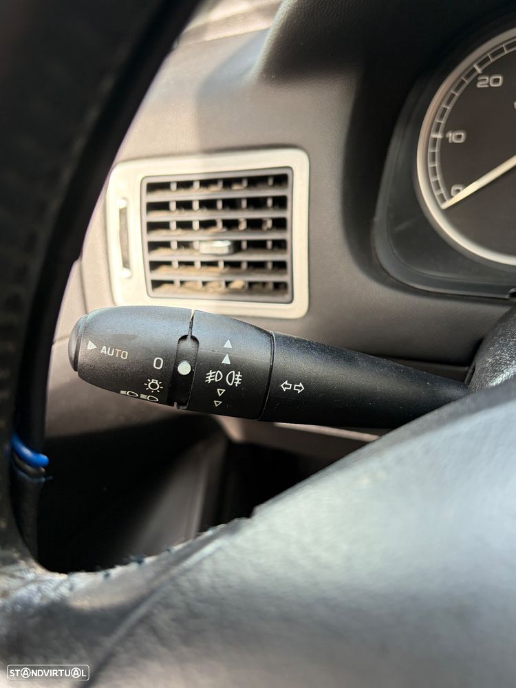 Peugeot 307 1.6 HDi Navtech - 28