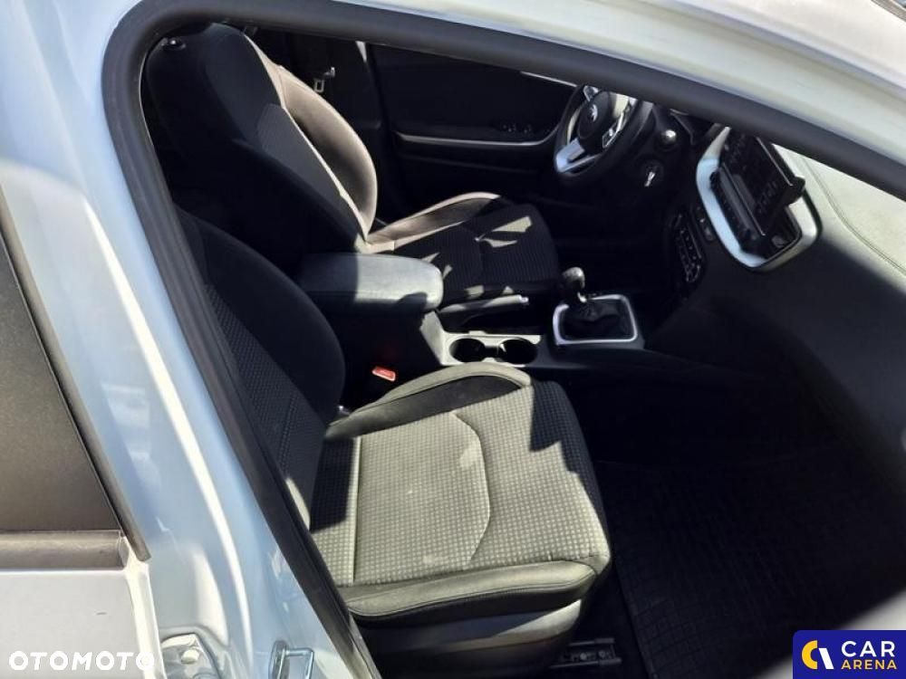 Kia Ceed - 29