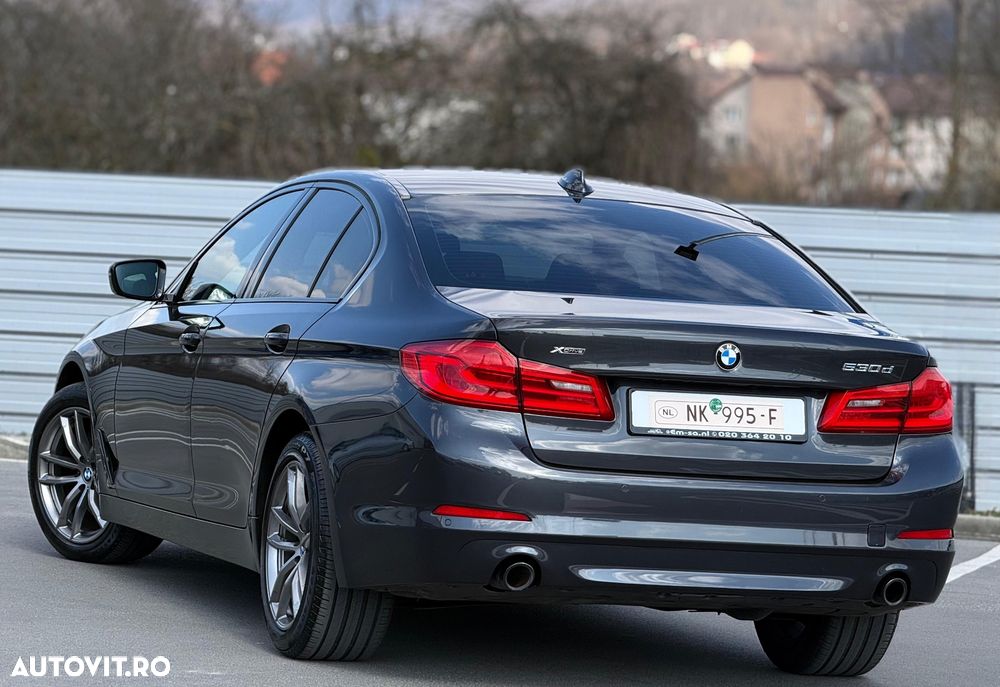 BMW Seria 5 530d xDrive AT - 3
