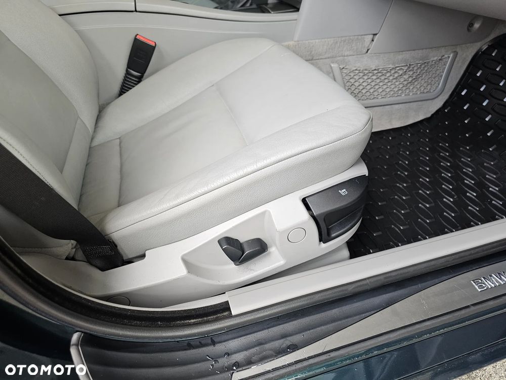 BMW Seria 5 530i - 28