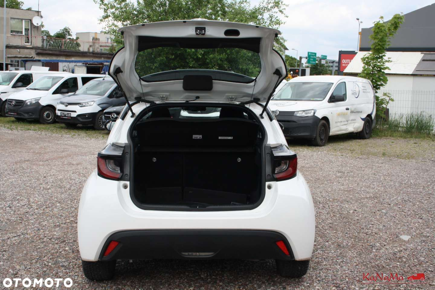 Toyota Yaris - 12