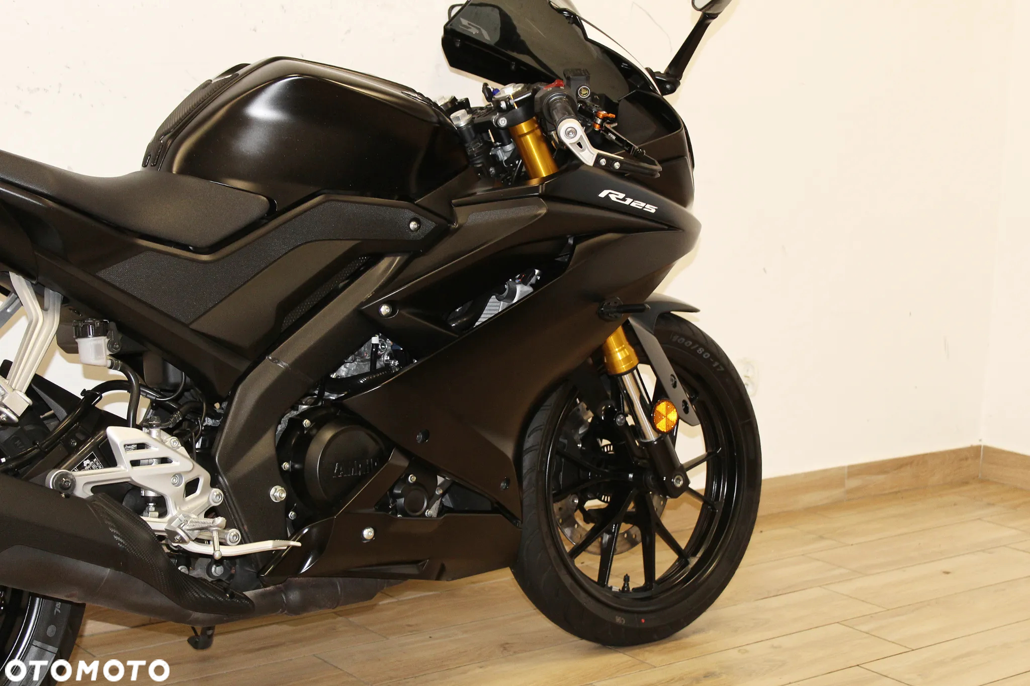 Yamaha YZF - 4