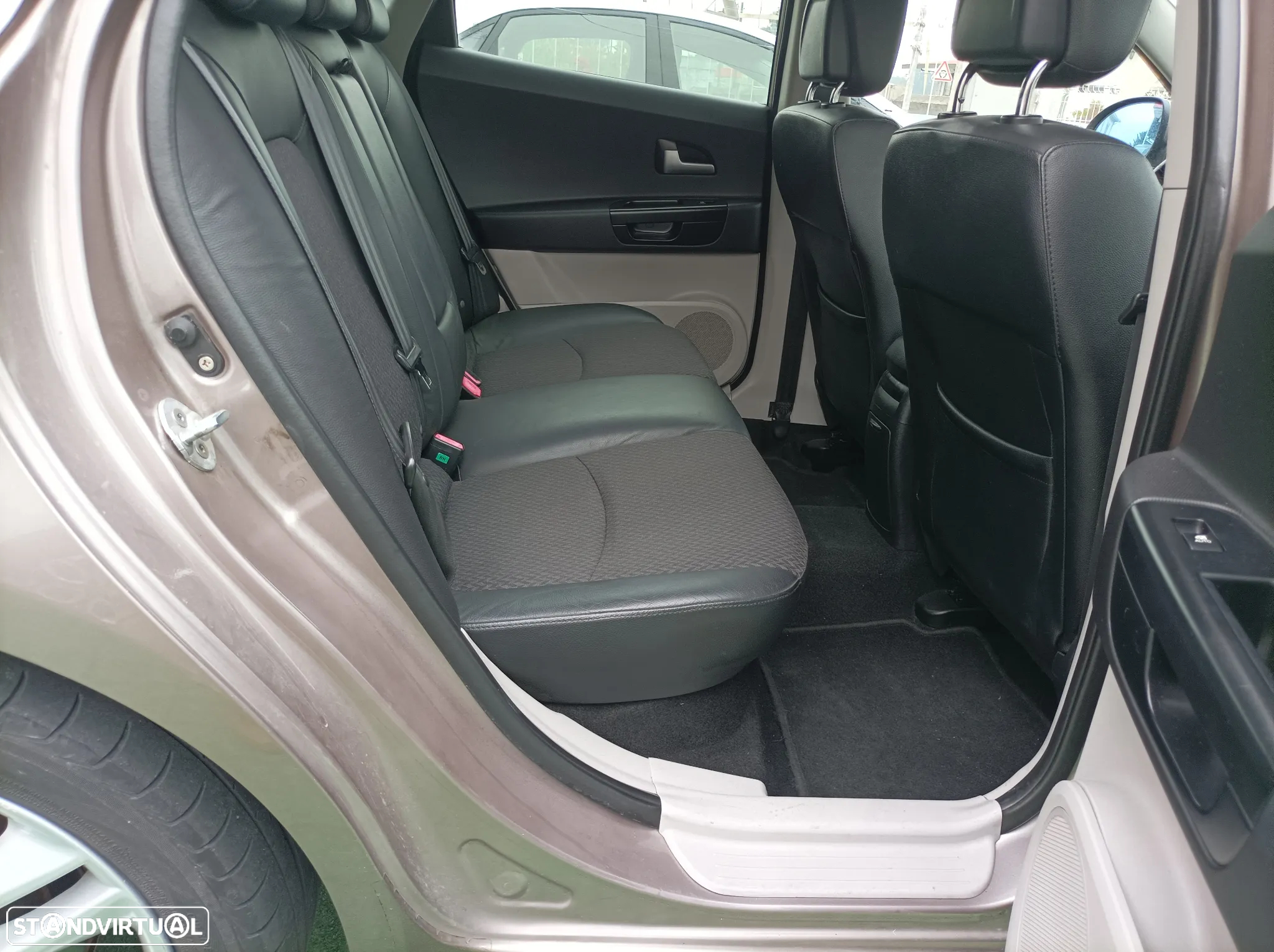 Kia Ceed SW 1.6 CRDi LX - 28