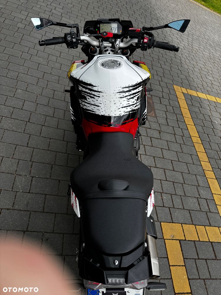 Yamaha MT - 8