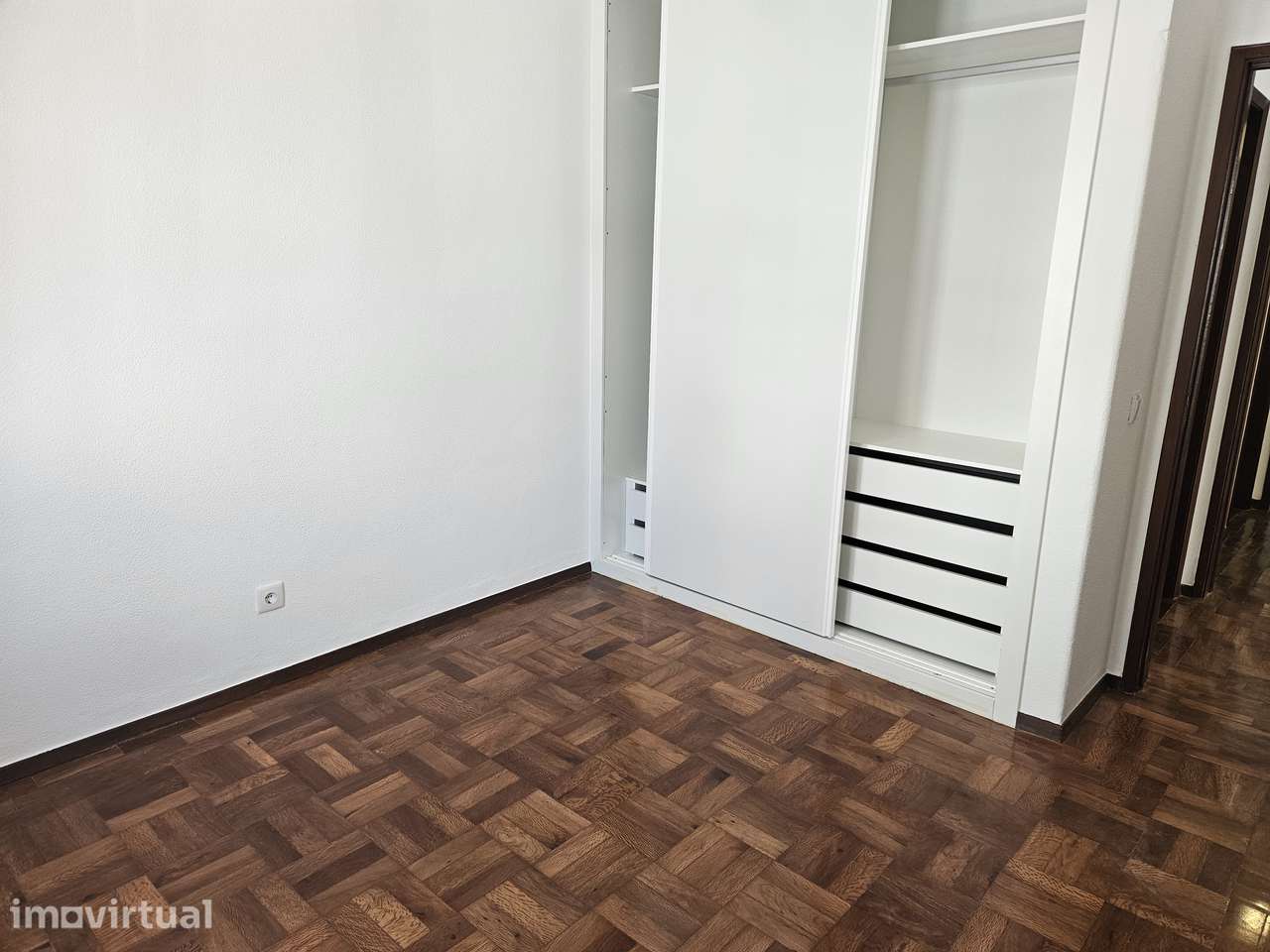 Apartamento T2 - Parede com estacionamento - Grande imagem: 3/13