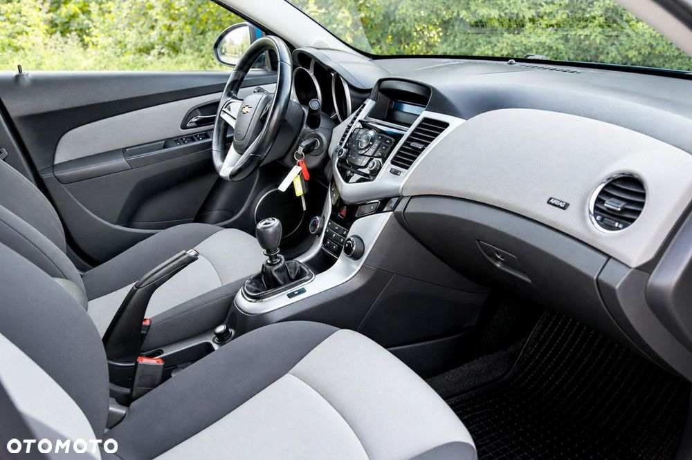 Chevrolet Cruze 1.6 LS - 9