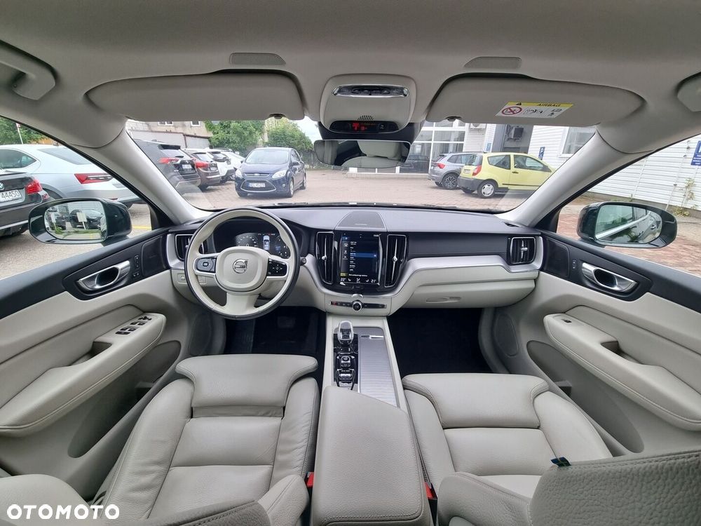 Volvo XC 60 B4 D Momentum - 3