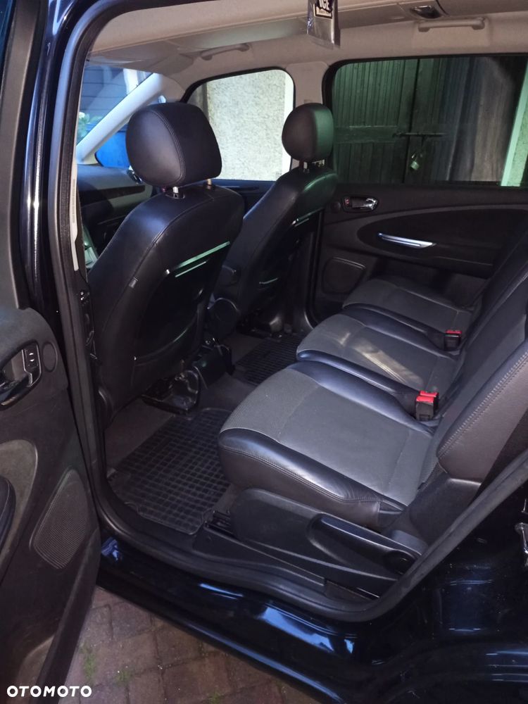 Ford Galaxy 2.0 TDCi Ghia - 20