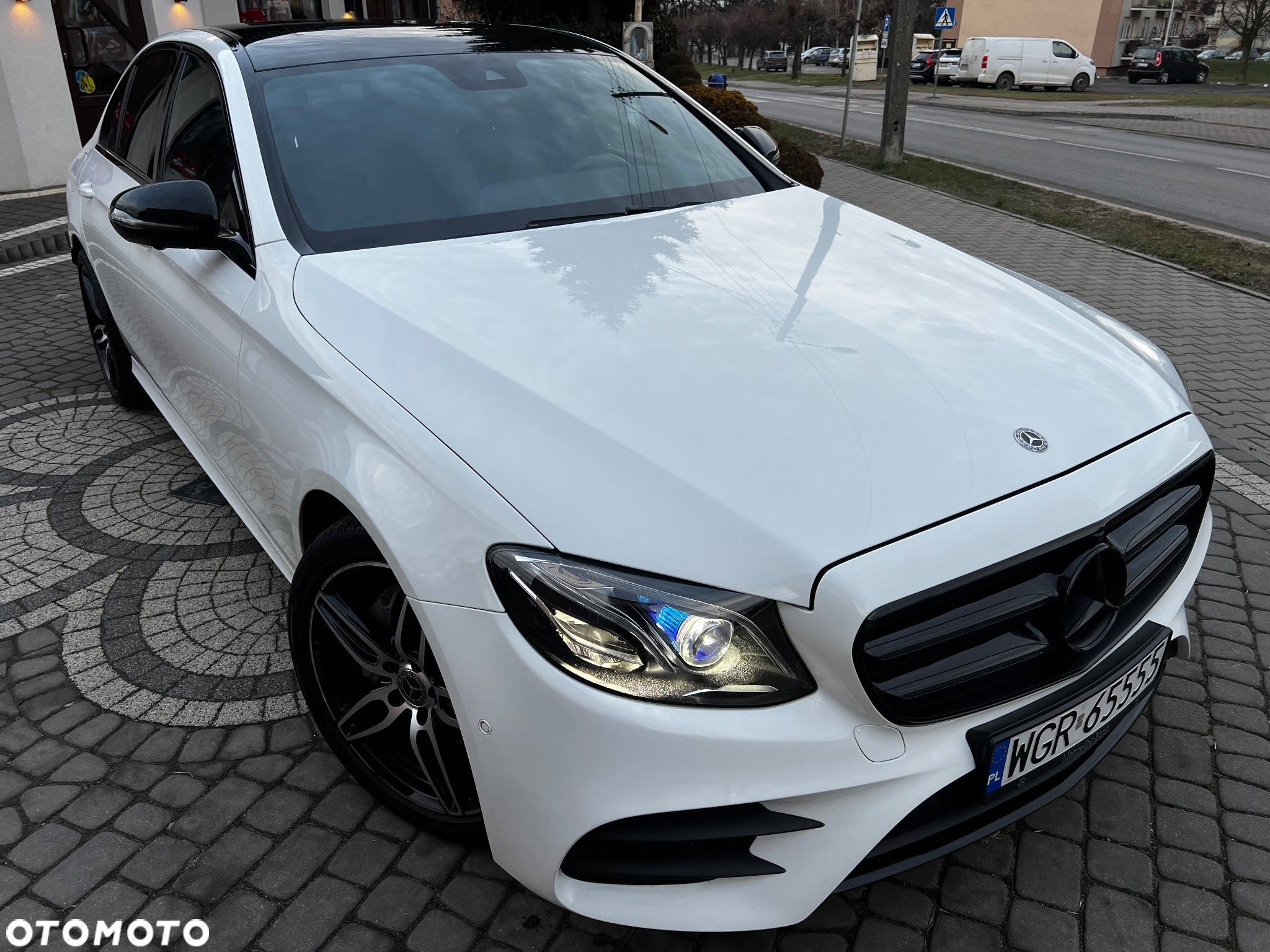 Mercedes-Benz Klasa E 220 d 4-Matic 9G-TRONIC - 4