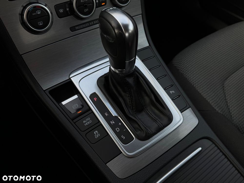 Volkswagen Passat 1.8 TSI DSG Comfortline - 20