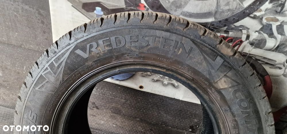 OPONY Wielosezonowe Vredestein 215/65 R15C 102/104T 2023R - 2