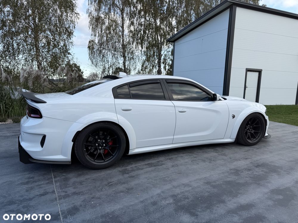 Dodge Charger 6.2 Hellcat Widebody - 12