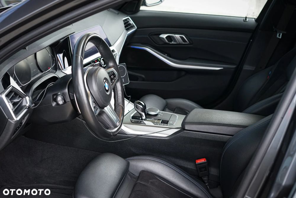 BMW Seria 3 330i M Sport sport - 28