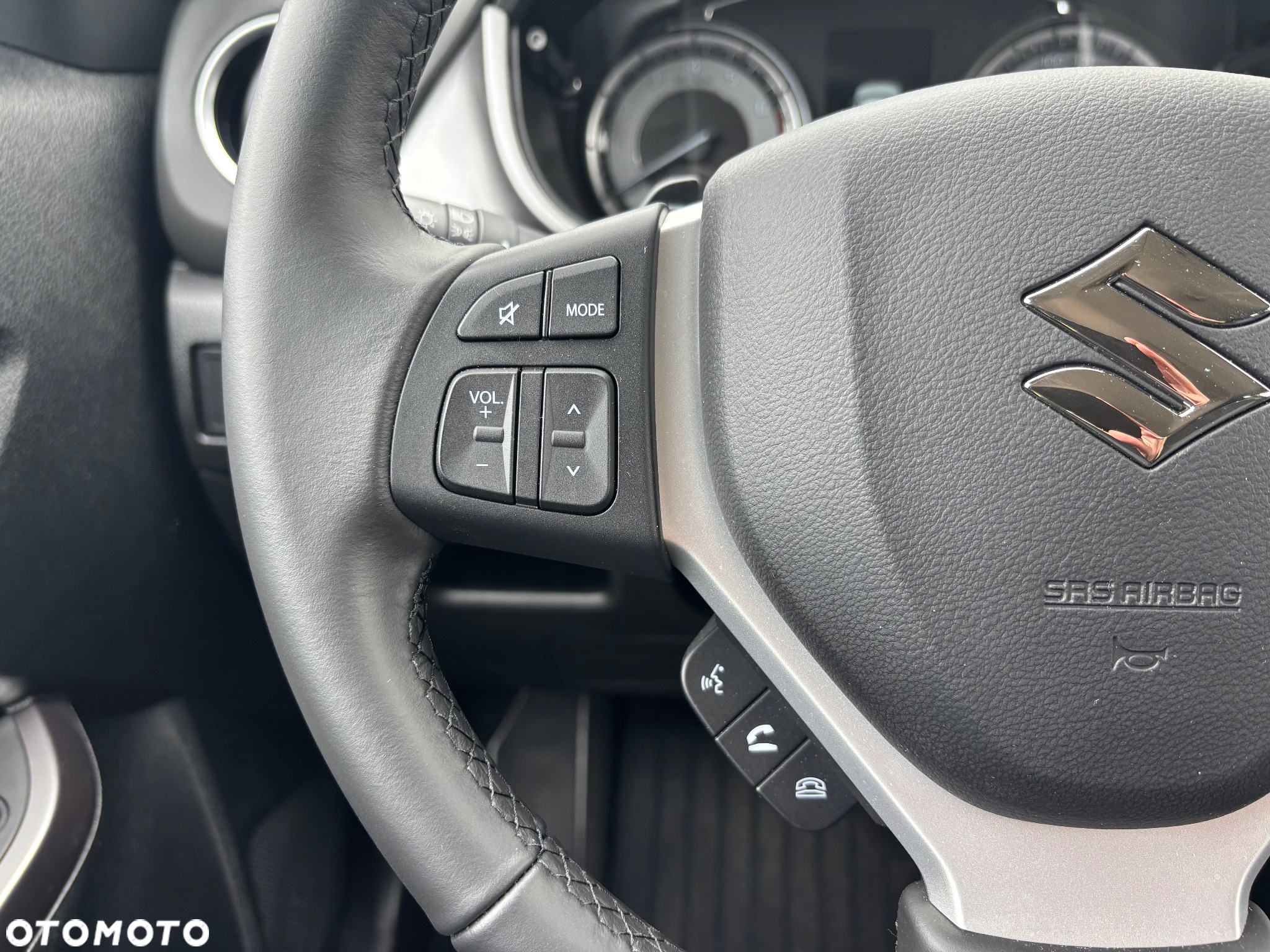 Suzuki Vitara 1.5 Strong Hybrid Premium 2WD AGS - 27
