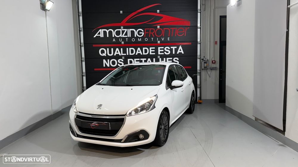 Peugeot 208 1.2 PureTech Signature - 1