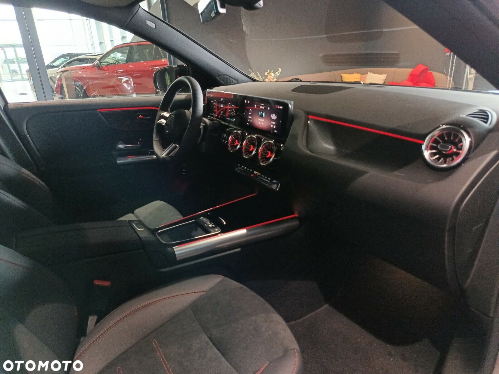 Mercedes-Benz GLA - 11