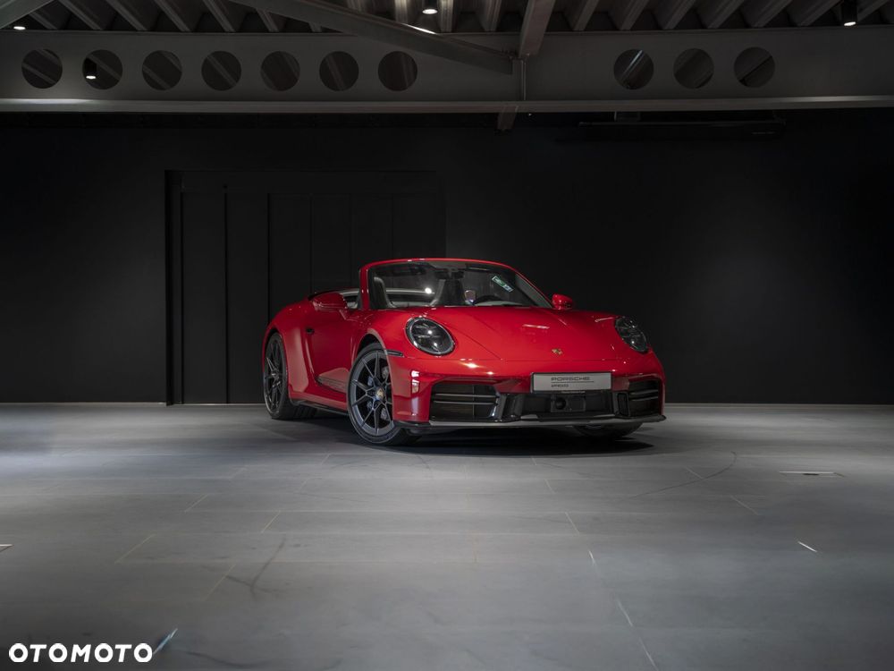 Porsche 911 Carrera - 4