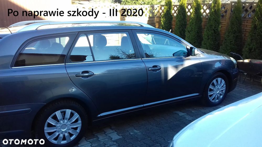 Toyota Avensis 2.0 D-4D - 19