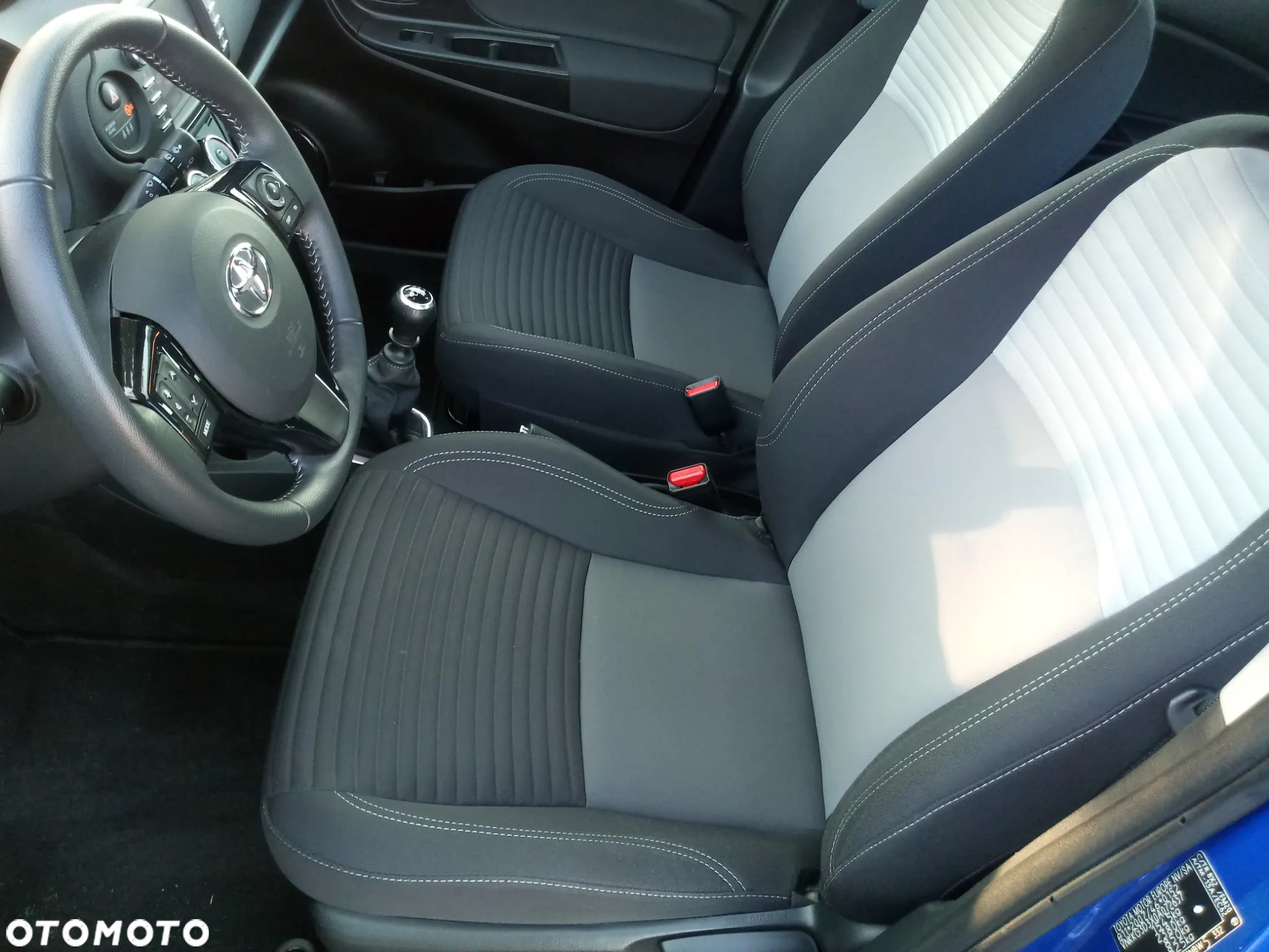 Toyota Yaris 1.5 Premium - 16