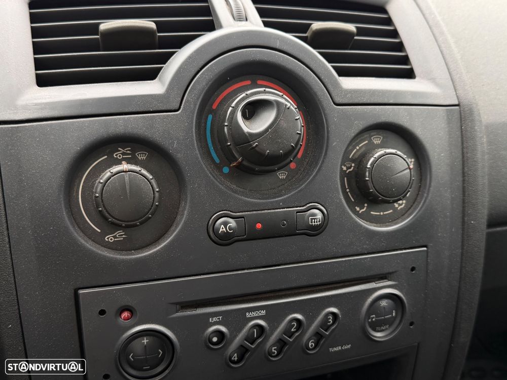 Renault Mégane 1.5 dCi L. Dynamique - 9