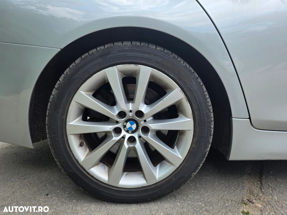 BMW Seria 5 530d xDrive - 28