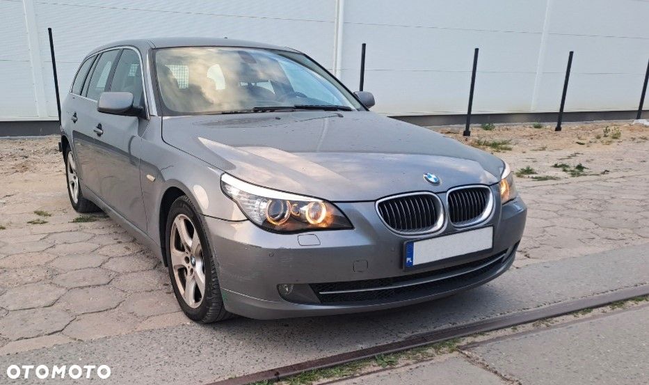 BMW Seria 5 525d xDrive - 2