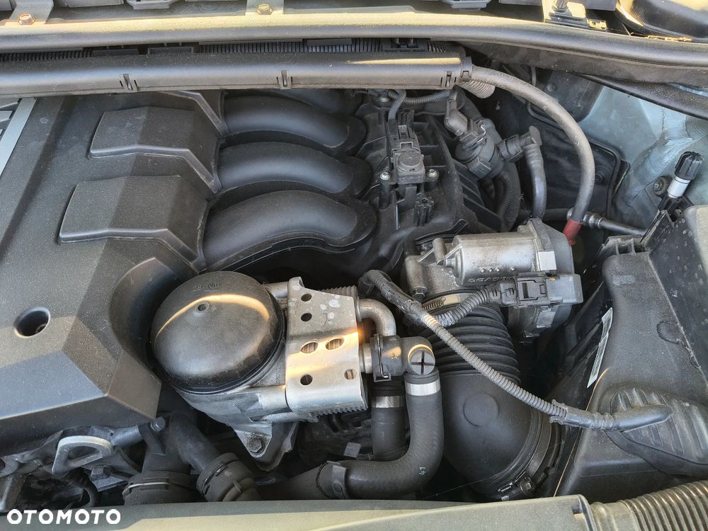 BMW Seria 3 320i - 30