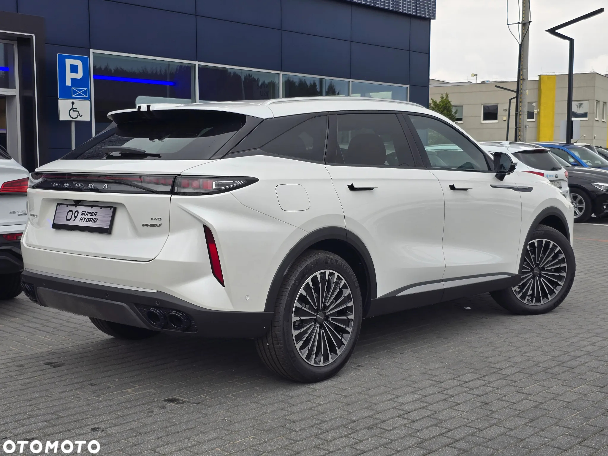 Omoda 9 1.5 Super Hybrid Exclusive AWD - 11