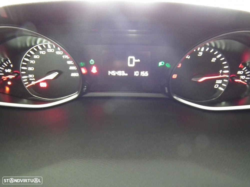 Peugeot 308 1.6 BlueHDi Allure J17 - 26