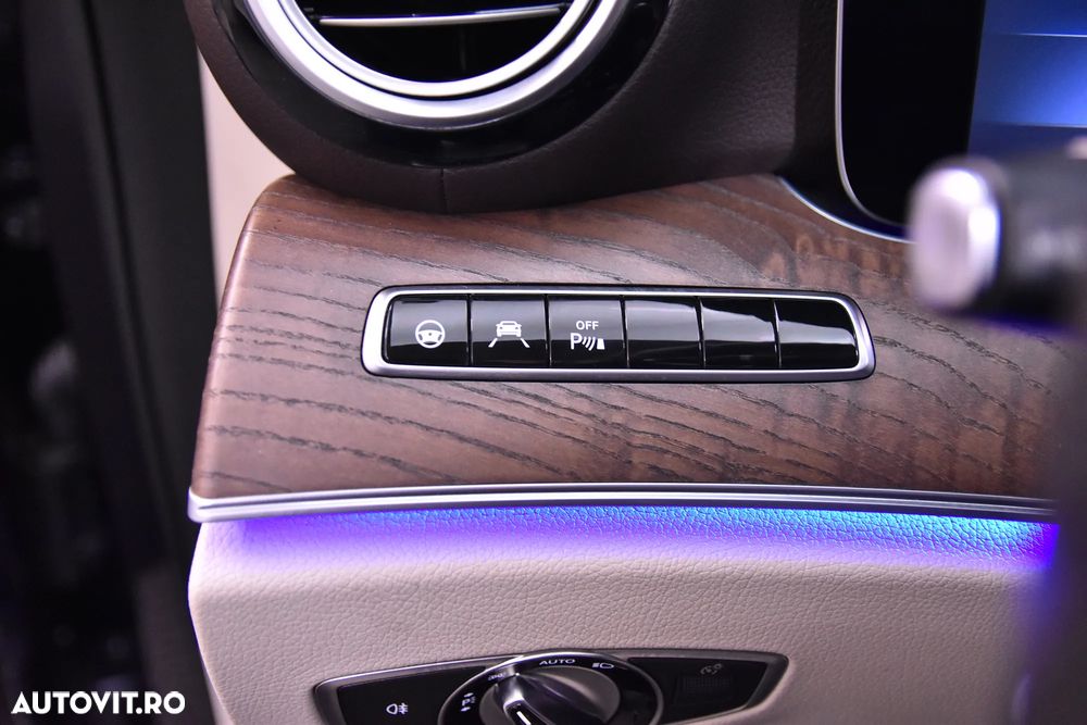 Mercedes-Benz E 200 7G-TRONIC - 16