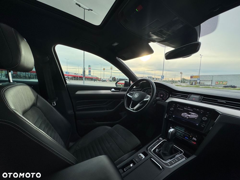 Volkswagen Passat 2.0 TDI SCR DSG Elegance - 16