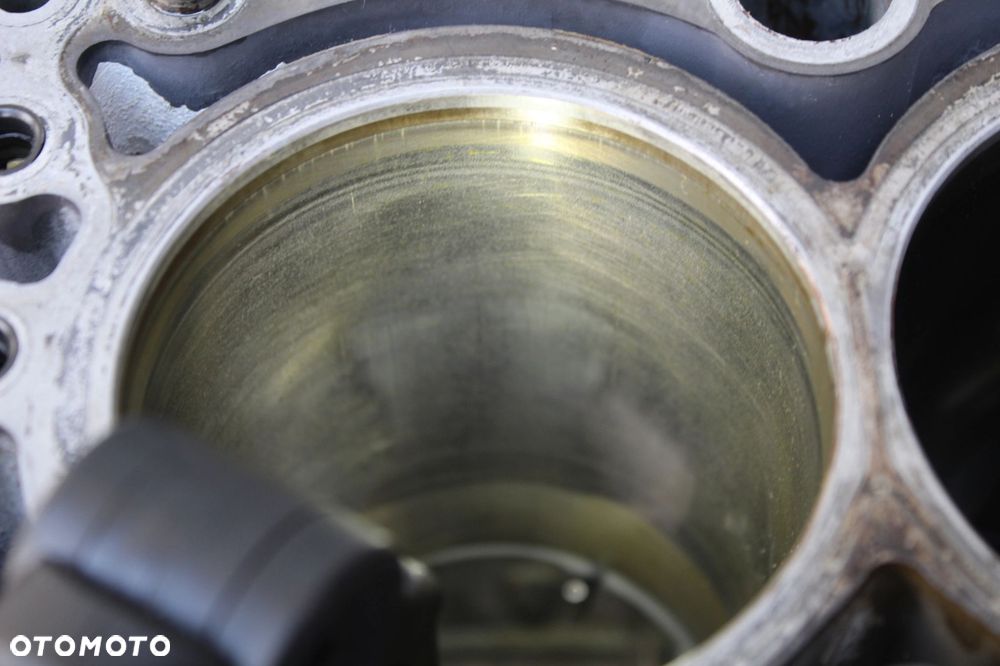 BLOK SILNIKA BMW E90 N46B20 A/B 7552781 - 3