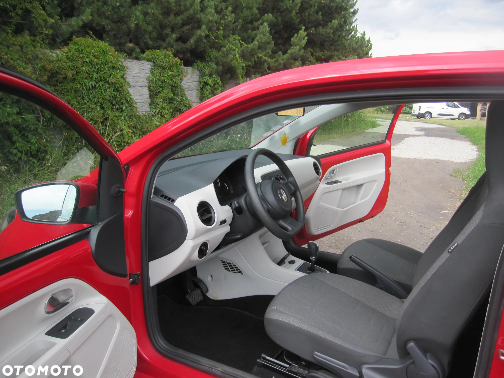 Volkswagen up! (BlueMotion Technology) ASG move - 7