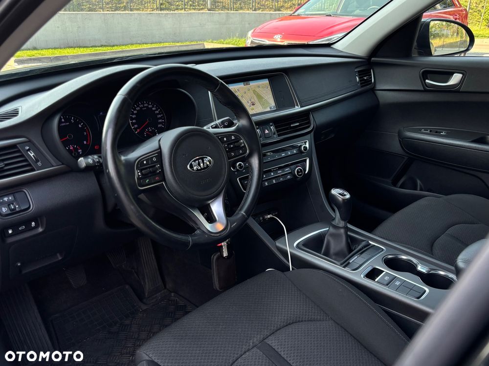 Kia Optima 2.0 L - 10