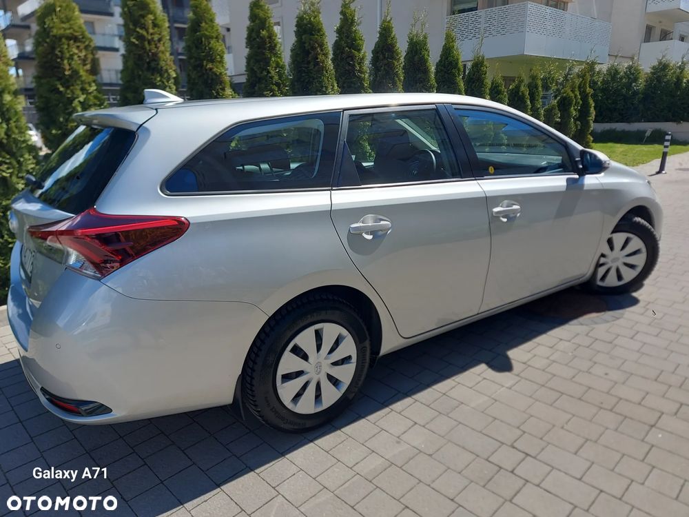 Toyota Auris 1.4 D-4D Active - 3